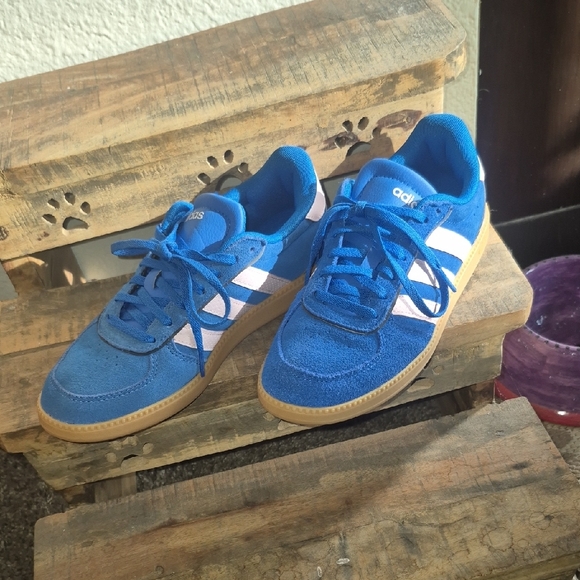 Adidas Blue and White Womans Sneakers with Tan Sole - Picture 13 of 13